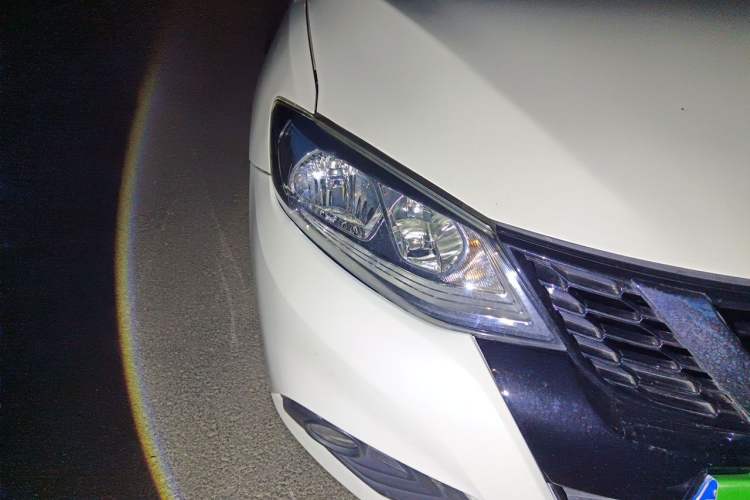 Used Nissan Tiida 2016 1.6L CVT Joyride Edition Right Front Headlight