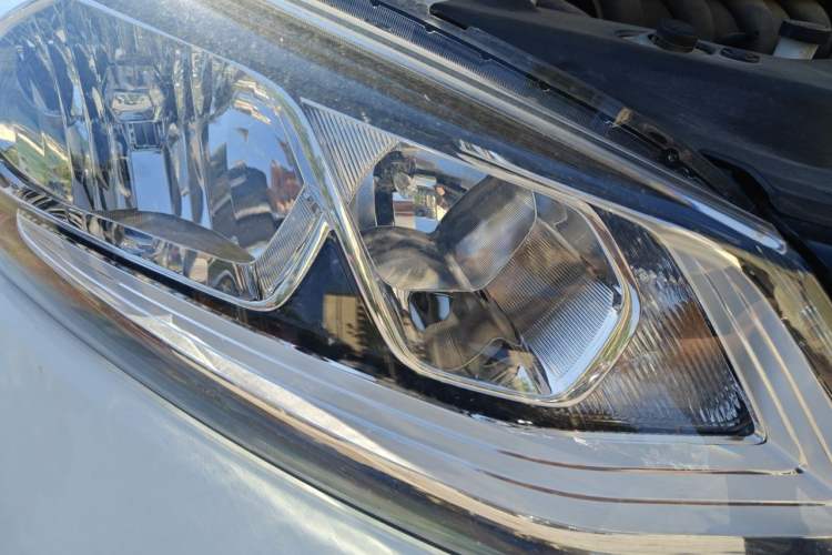 Used Nissan Tiida 2016 1.6L CVT Cool Dynamic Edition Right Front Headlight