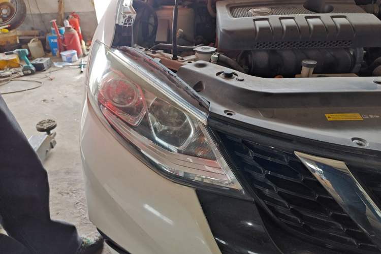 Used Nissan Tiida 2016 1.6L CVT Cool Dynamic Edition Right Front Headlight