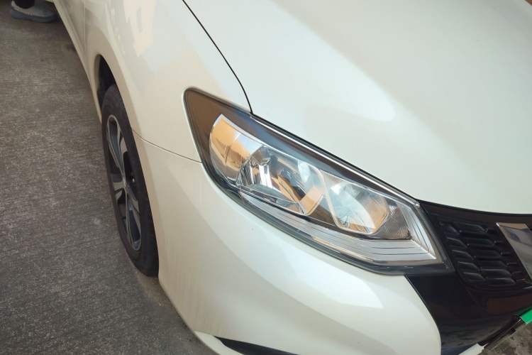 Used Nissan Tiida 2016 1.6L CVT Smart Drive Edition Right Front Headlight