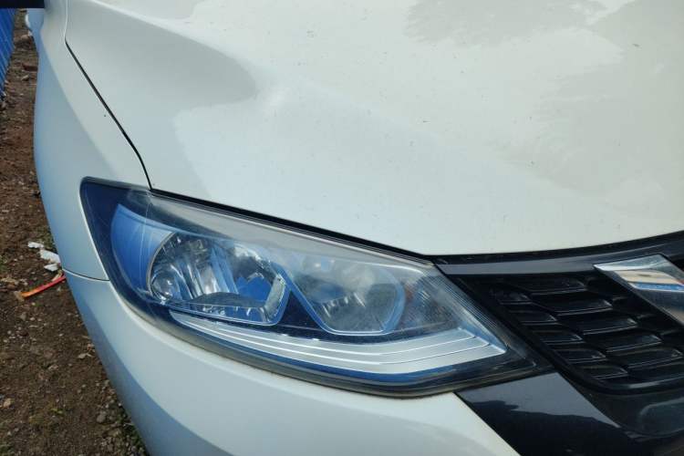 Used Nissan Tiida 2016 1.6L CVT Smart Drive Edition Right Front Headlight