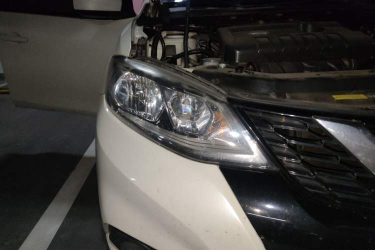 Used Nissan Tiida 2016 1.6L CVT Cool Dynamic Edition Right Front Headlight