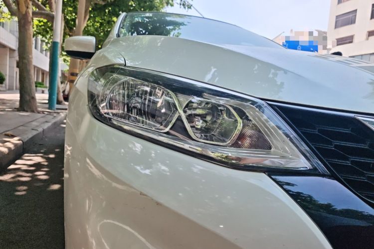 Used Nissan Tiida 2016 1.6L CVT Cool Dynamic Edition Right Front Headlight