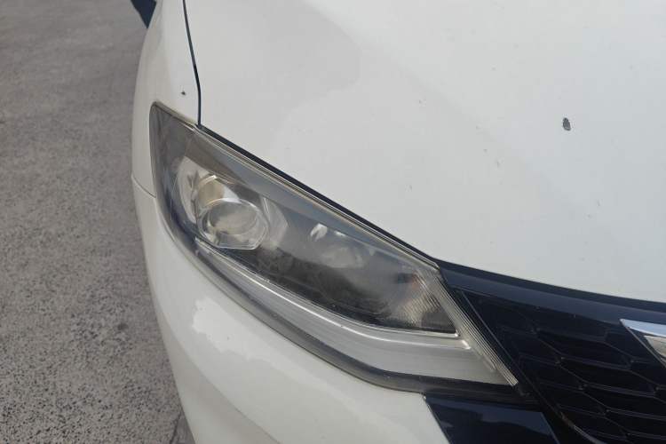 Used Nissan Tiida 2016 1.6L CVT ZhiZun Edition Right Front Headlight