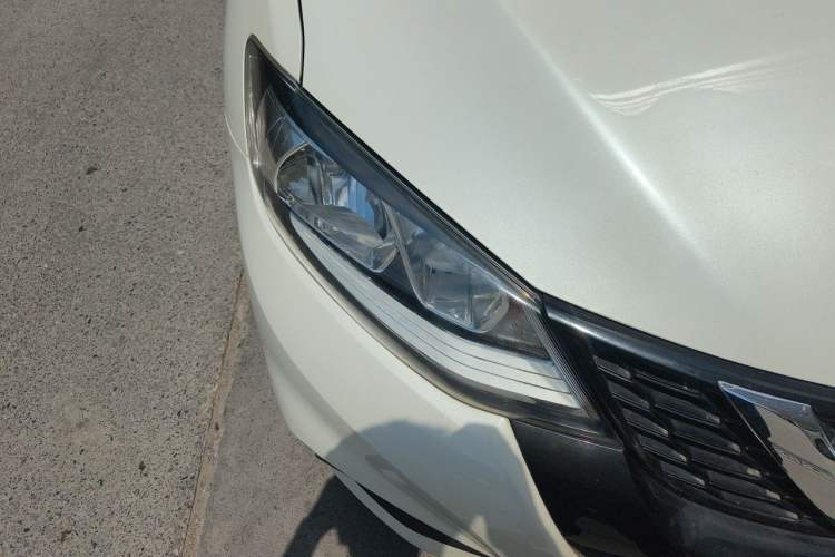 Used Nissan Tiida 2016 1.6L CVT Cool Dynamic Edition Right Front Headlight