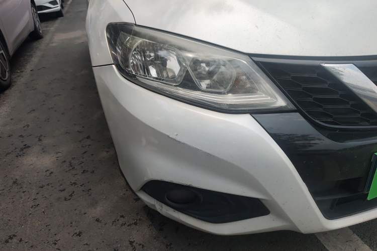 Used Nissan Tiida 2016 1.6L CVT Smart Drive Edition Right Front Headlight