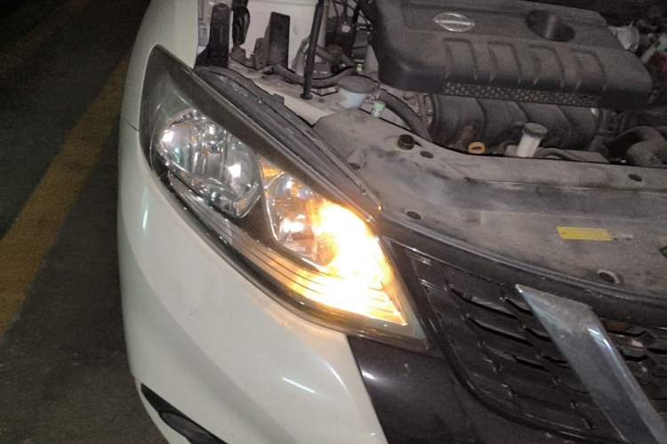Used Nissan Tiida 2016 1.6L CVT Smart Drive Edition Right Front Headlight