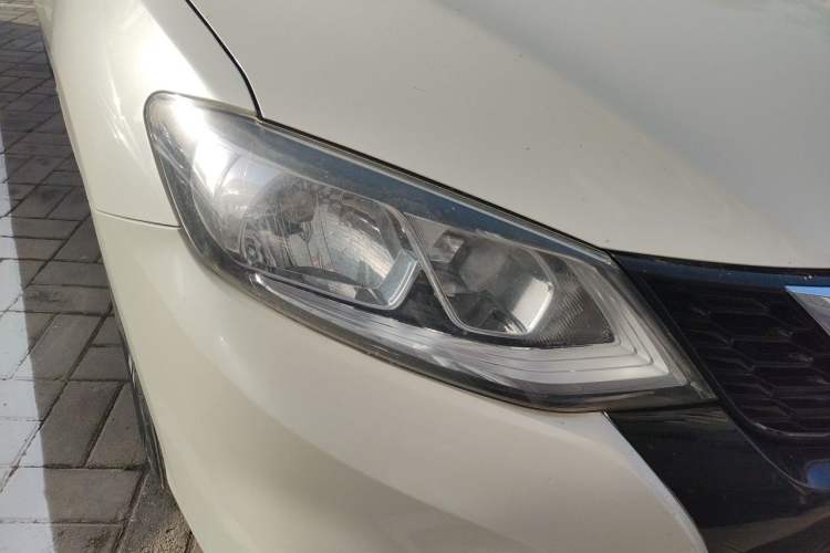 Used Nissan Tiida 2016 1.6L CVT Smart Drive Edition Right Front Headlight