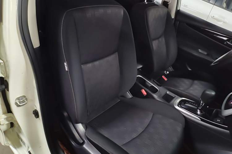 Used Nissan Tiida 2016 1.6L CVT Cool Dynamic Edition Right Front Seat