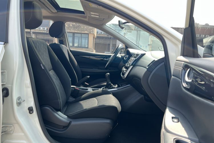 Used Nissan Tiida 2016 1.6L Manual Cool Edition Right Front Seat