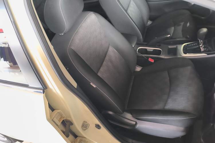 Used Nissan Tiida 2016 1.6L CVT Cool Dynamic Edition Right Front Seat