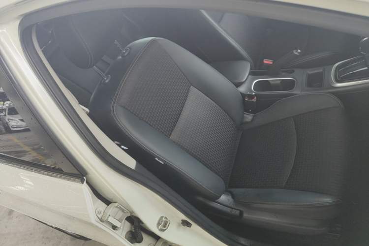 Used Nissan Tiida 2016 1.6L CVT Smart Drive Edition Right Front Seat