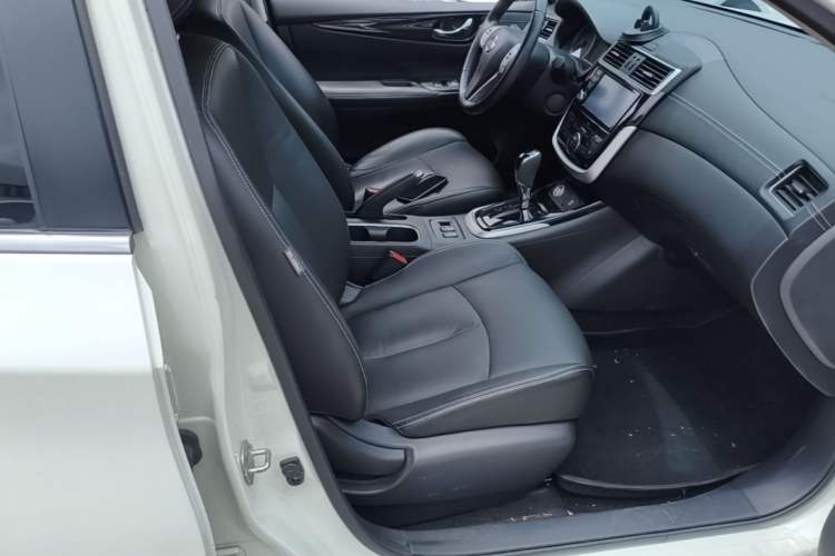 Used Nissan Tiida 2016 1.6L CVT ZhiZun Edition Right Front Seat