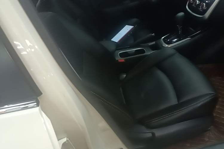 Used Nissan Tiida 2016 1.6L CVT Cool Dynamic Edition Right Front Seat