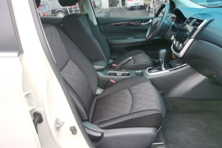 Used Nissan Tiida 2016 1.6L CVT Cool Dynamic Edition Right Front Seat