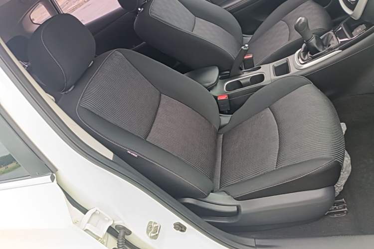 Used Nissan Tiida 2016 1.6L Manual Cool Edition Right Front Seat