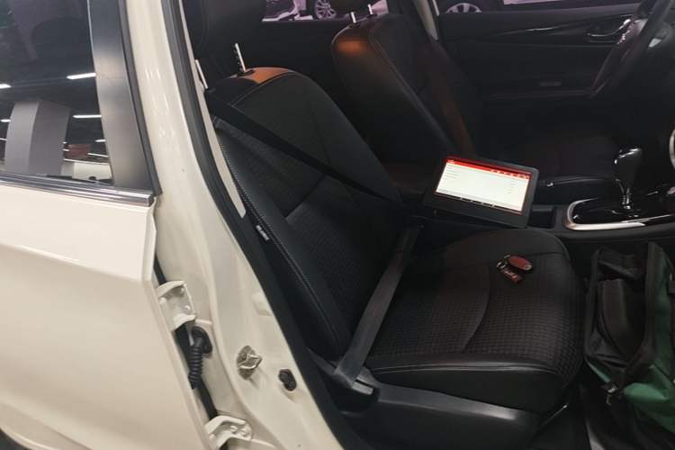 Used Nissan Tiida 2016 1.6L CVT Smart Drive Edition Right Front Seat
