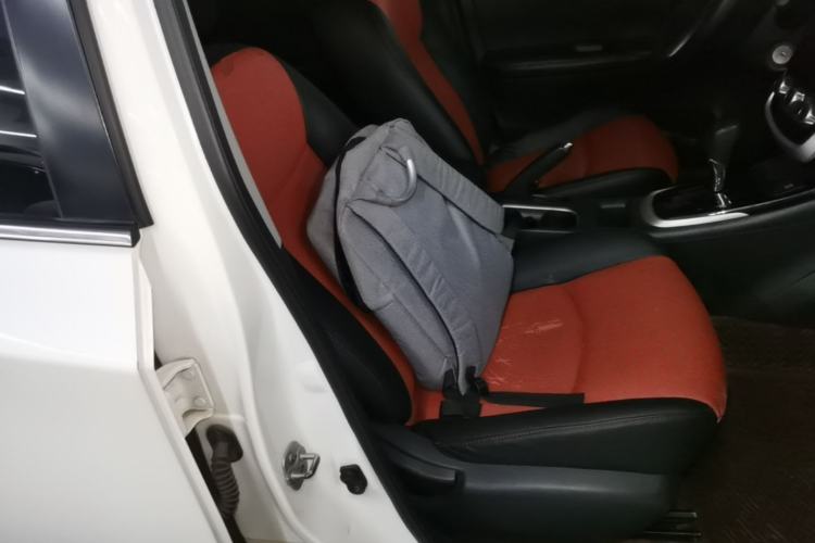 Used Nissan Tiida 2016 1.6L CVT Cool Dynamic Edition Right Front Seat