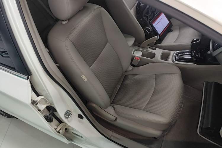 Used Nissan Tiida 2016 1.6L CVT Smart Drive Edition Right Front Seat