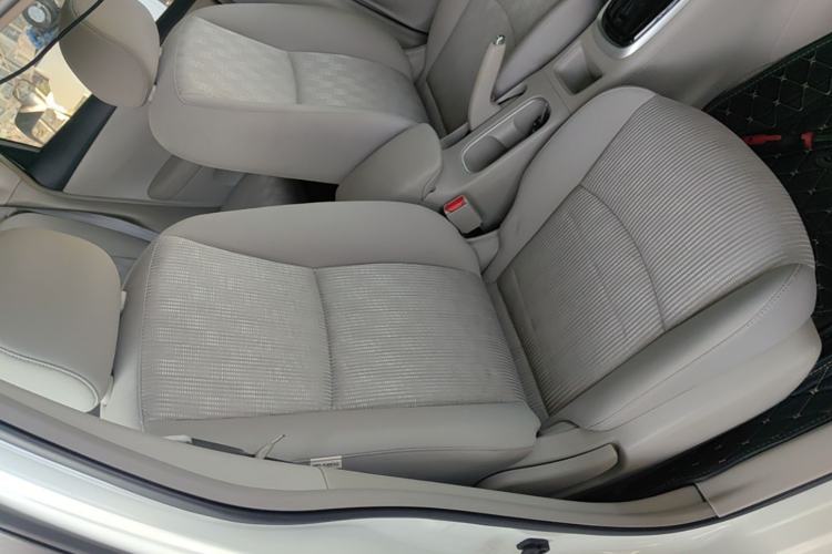Used Nissan Tiida 2016 1.6L CVT Cool Dynamic Edition Right Front Seat