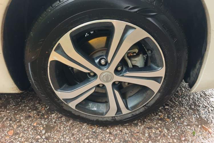 Used Nissan Tiida 2016 1.6L CVT Smart Drive Edition Right Front Wheel Hub