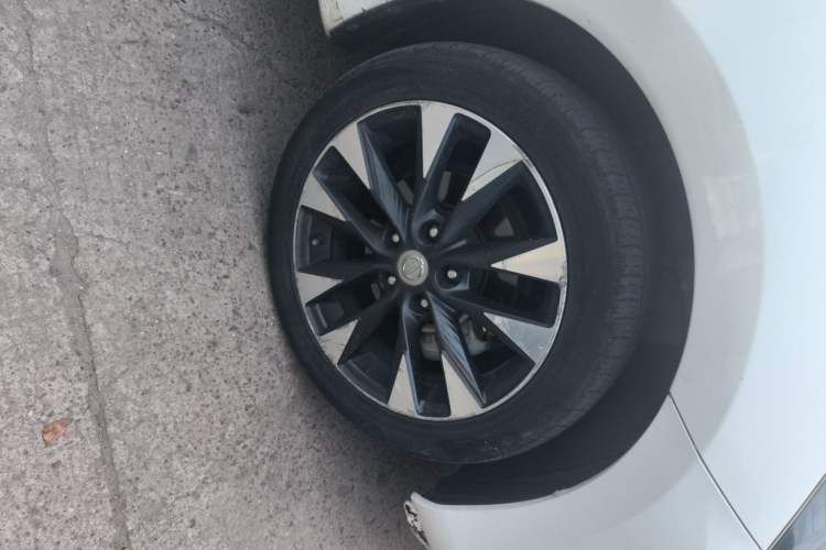 Used Nissan Tiida 2016 1.6L CVT ZhiZun Edition Right Front Wheel Hub