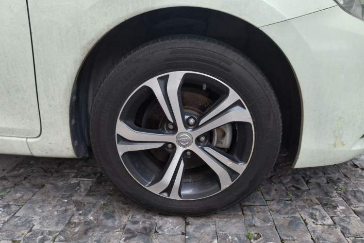 Used Nissan Tiida 2016 1.6L CVT Smart Drive Edition Right Front Wheel Hub
