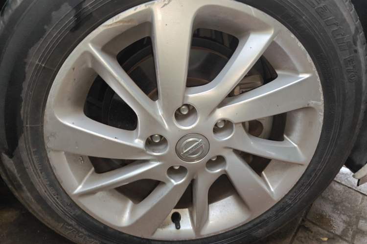 Used Nissan Tiida 2016 1.6L CVT Cool Dynamic Edition Right Front Wheel Hub