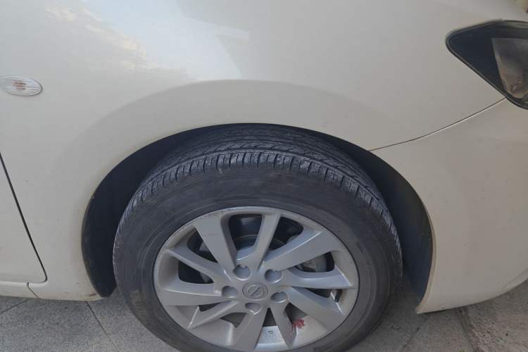 Used Nissan Tiida 2016 1.6L CVT Cool Dynamic Edition Right Front Wheel Hub