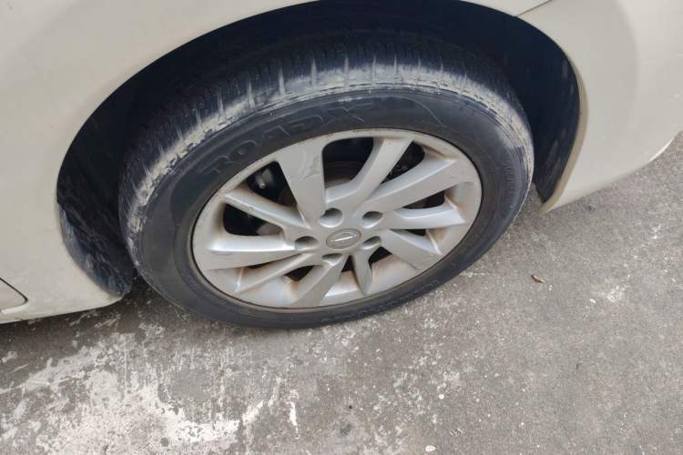 Used Nissan Tiida 2016 1.6L CVT Cool Dynamic Edition Right Front Wheel Hub