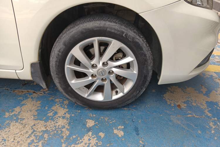 Used Nissan Tiida 2016 1.6L CVT Cool Dynamic Edition Right Front Wheel Hub