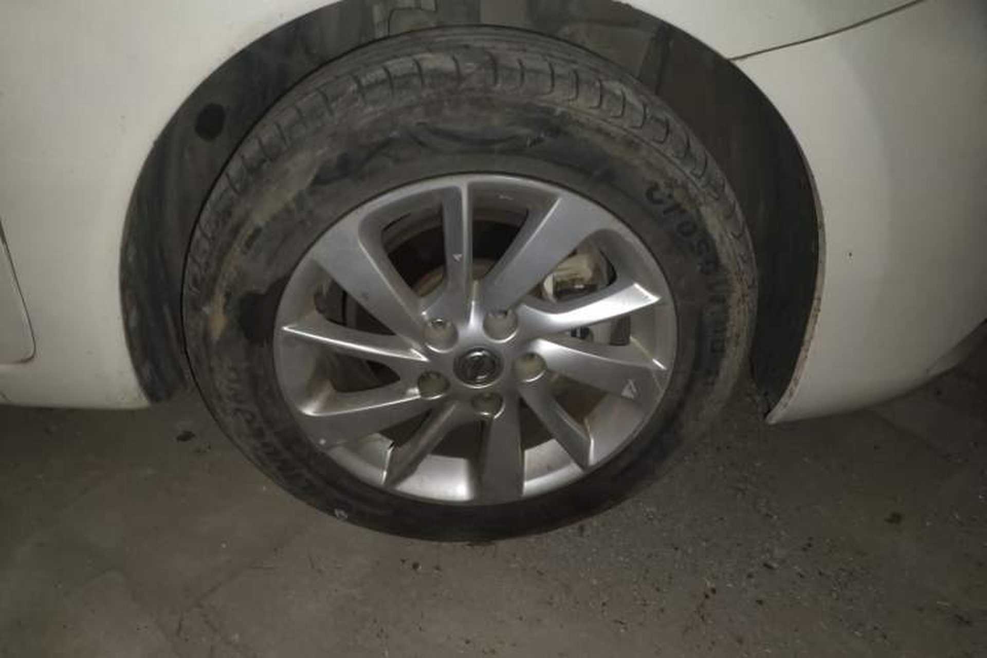 Used Nissan Tiida 2016 1.6L Manual Cool Edition Right Front Wheel Hub