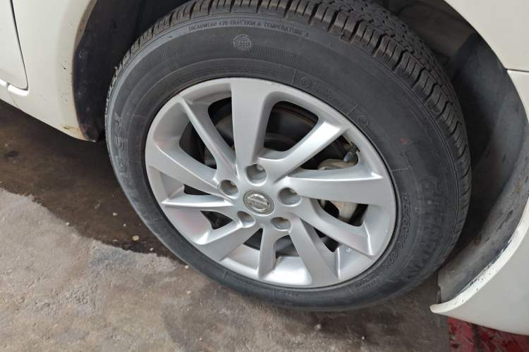 Used Nissan Tiida 2016 1.6L CVT Cool Dynamic Edition Right Front Wheel Hub