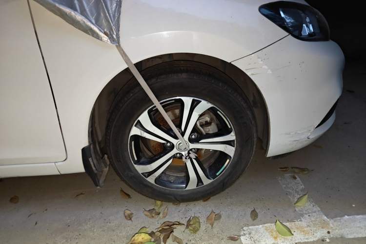 Used Nissan Tiida 2016 1.6L CVT Smart Drive Edition Right Front Wheel Hub