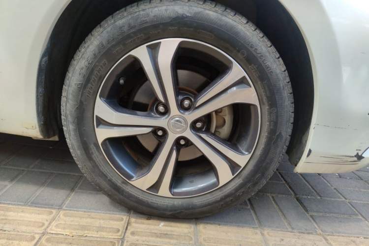 Used Nissan Tiida 2016 1.6L CVT Smart Drive Edition Right Front Wheel Hub