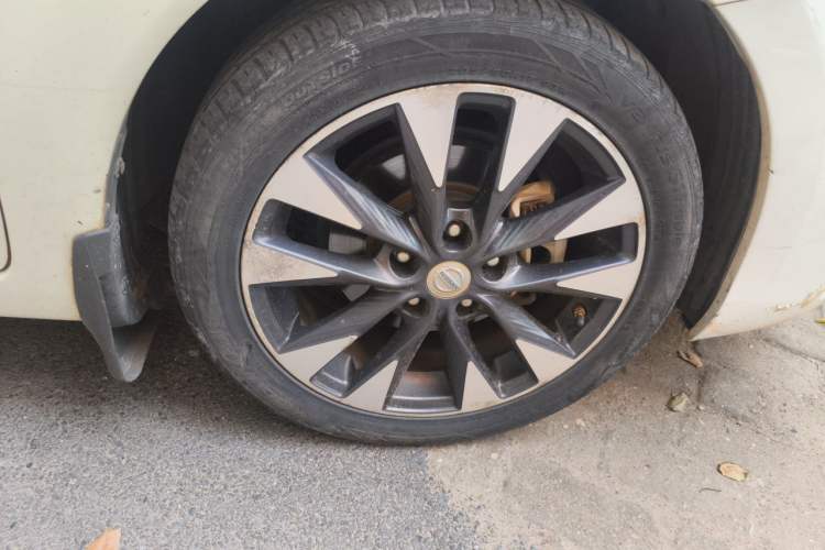Used Nissan Tiida 2016 1.6L CVT ZhiZun Edition Right Front Wheel Hub