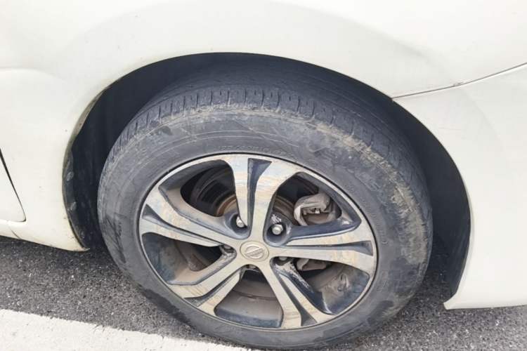 Used Nissan Tiida 2016 1.6L CVT Smart Drive Edition Right Front Wheel Hub