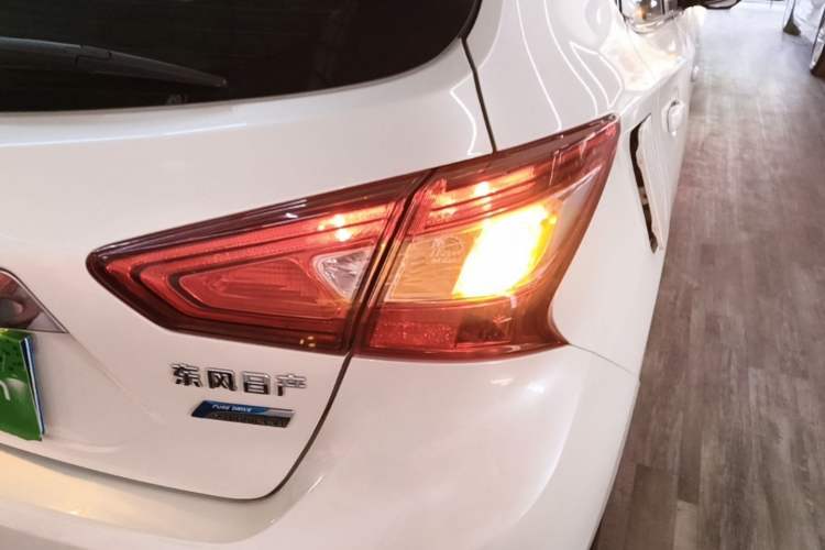 Used Nissan Tiida 2016 1.6L CVT Smart Drive Edition Right Rear Taillight