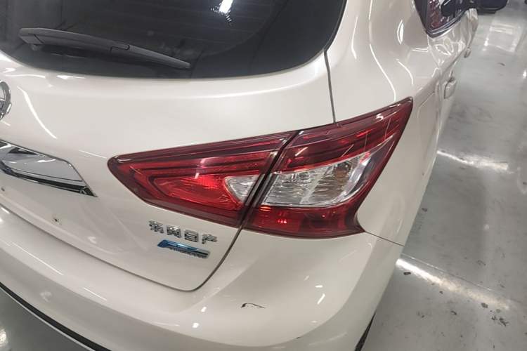 Used Nissan Tiida 2016 1.6L CVT Smart Drive Edition Right Rear Taillight