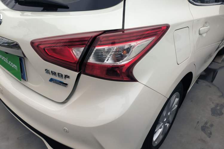 Used Nissan Tiida 2016 1.6L CVT Cool Dynamic Edition Right Rear Taillight