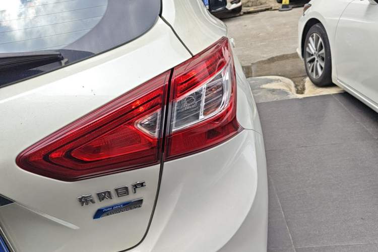 Used Nissan Tiida 2016 1.6L CVT Cool Dynamic Edition Right Rear Taillight