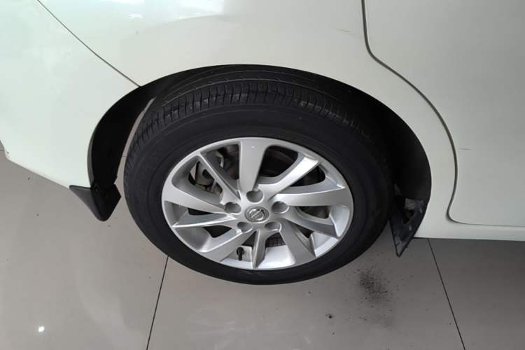 Used Nissan Tiida 2016 1.6L CVT Cool Dynamic Edition Right Rear Wheel Hub