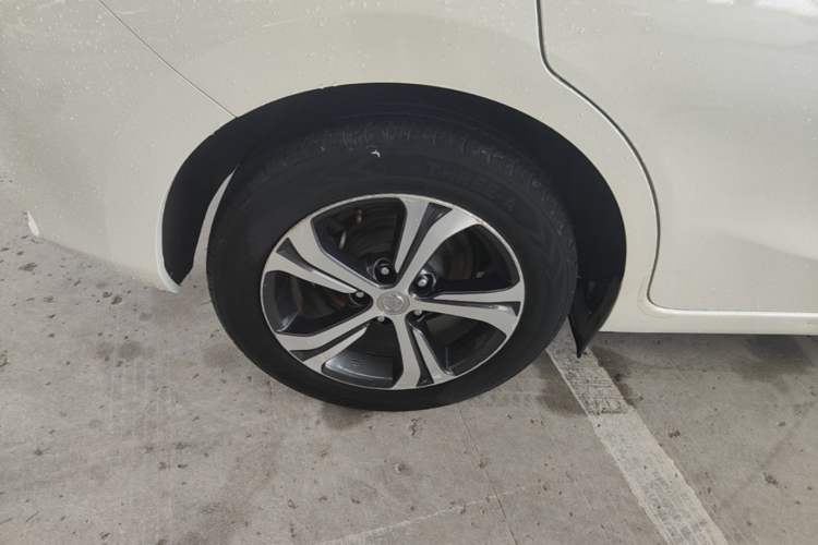Used Nissan Tiida 2016 1.6L CVT Smart Drive Edition Right Rear Wheel Hub
