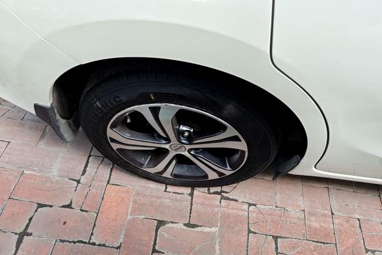 Used Nissan Tiida 2016 1.6L CVT Smart Drive Edition Right Rear Wheel Hub