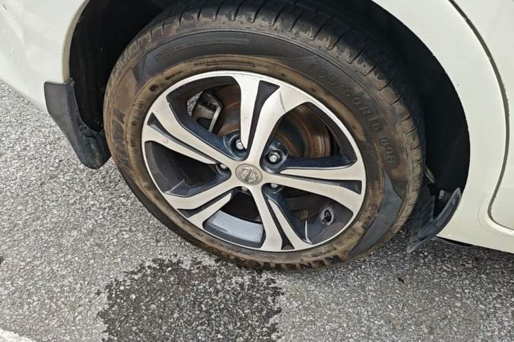 Used Nissan Tiida 2016 1.6L CVT Smart Drive Edition Right Rear Wheel Hub