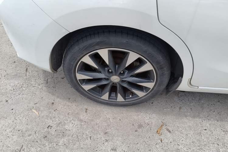Used Nissan Tiida 2016 1.6L CVT ZhiZun Edition Right Rear Wheel Hub