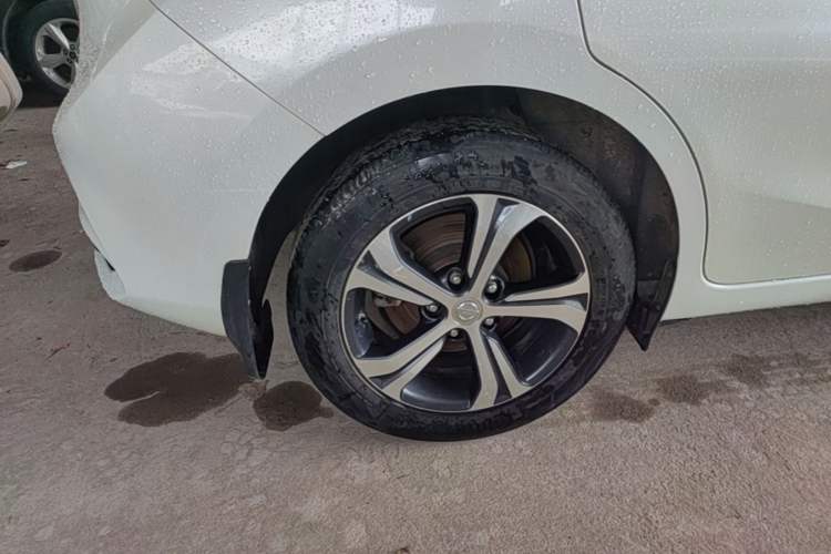 Used Nissan Tiida 2016 1.6L CVT Smart Drive Edition Right Rear Wheel Hub
