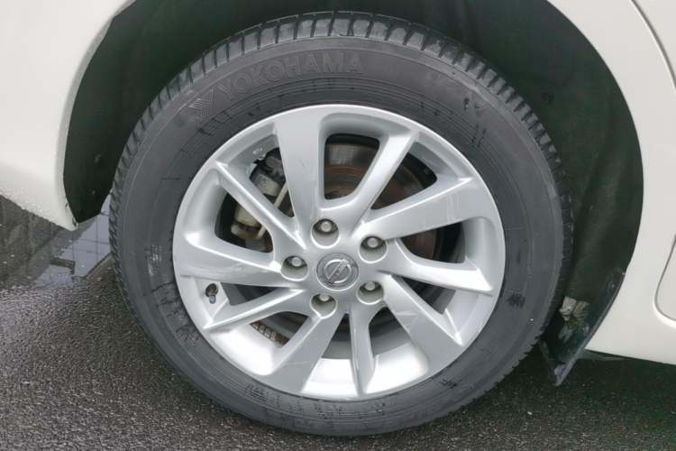 Used Nissan Tiida 2016 1.6L CVT Cool Dynamic Edition Right Rear Wheel Hub