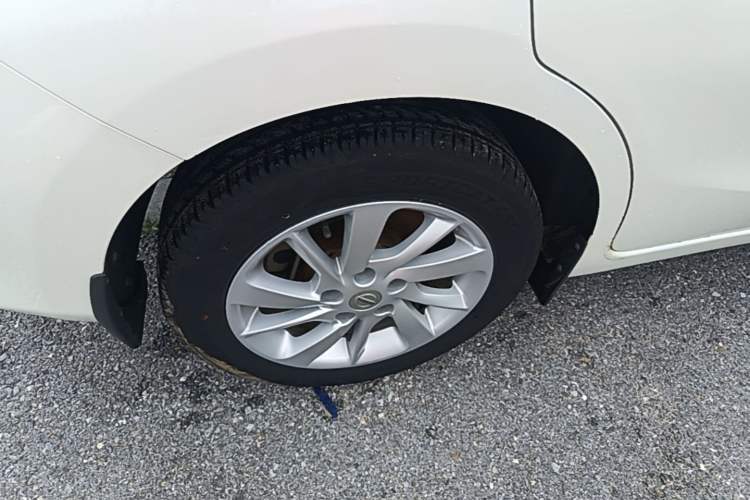 Used Nissan Tiida 2016 1.6L Manual Cool Edition Right Rear Wheel Hub
