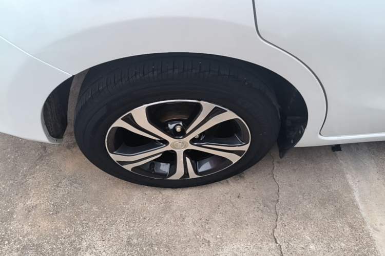 Used Nissan Tiida 2016 1.6L CVT Smart Drive Edition Right Rear Wheel Hub